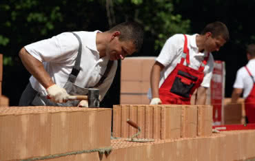 Przewodnik dla rozpoczynających budowę domu. Wybór działki