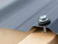 Montaż blachy trapezowej bez błędów. Jakie mocowania sprawdzą się najlepiej?